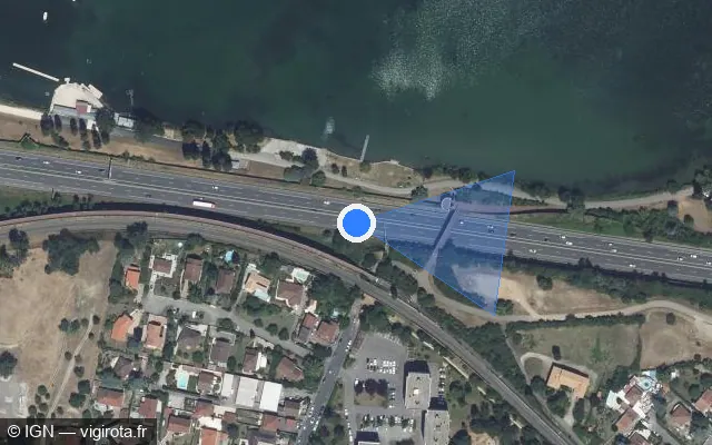 Vue satellite de l'emplacement du radar discriminant à Décines-Charpieu sur N 346 / E 15 / Rocade Est