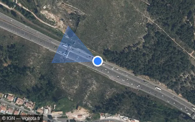 Vue satellite de l'emplacement du radar discriminant à Les Pennes-Mirabeau sur A 7 / E 714 / Autoroute du Soleil