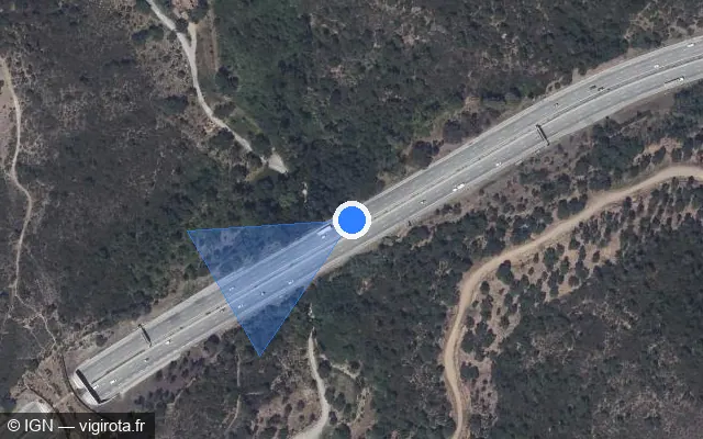 Vue satellite de l'emplacement du radar discriminant à Les Adrets-de-l'Estérel sur A 8 / E 80 / La Provençale