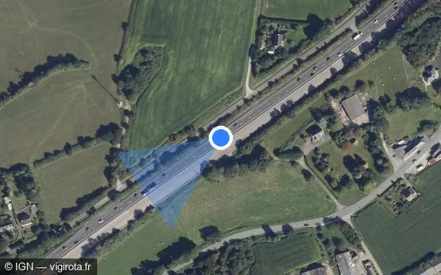 Vue satellite de l'emplacement du radar discriminant à Quimper sur N 165 / E 60 / Voie Express de Nantes à Brest