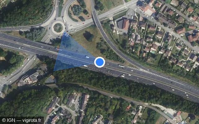 Vue satellite de l'emplacement du radar discriminant à Mantes-la-Ville sur A 13 / E 05 / Autoroute de Normandie