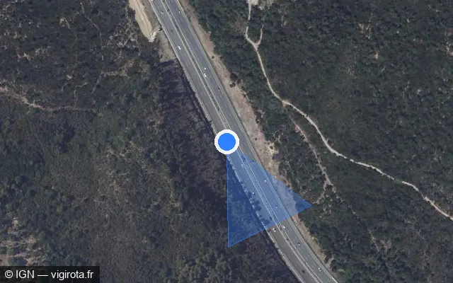 Vue satellite de l'emplacement du radar discriminant à Les Adrets-de-l'Estérel sur A 8 / E 80 / La Provençale