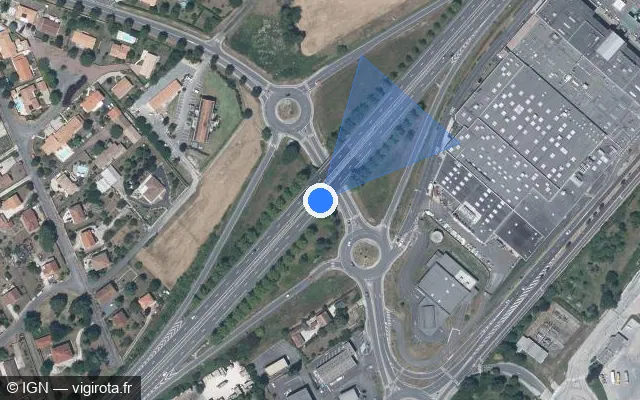 Vue satellite de l'emplacement du radar discriminant à La Couronne sur N 10 / E 606