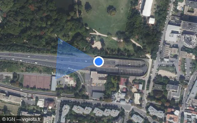 Vue satellite de l'emplacement du radar de vitesse moyenne à Boulogne-Billancourt sur A 13 / E 05 / Autoroute de Normandie