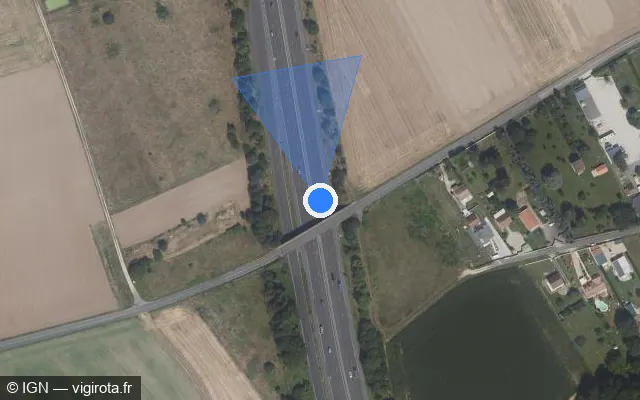 Vue satellite de l'emplacement du radar fixe à Saint-Germain-sur-École sur A 6 / E 15 / Autoroute du Soleil