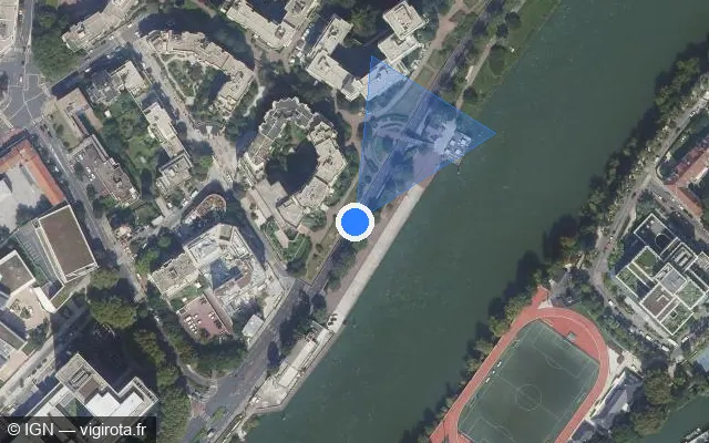 Vue satellite de l'emplacement du radar fixe à Courbevoie sur Quai du Président Paul Doumer / D 7