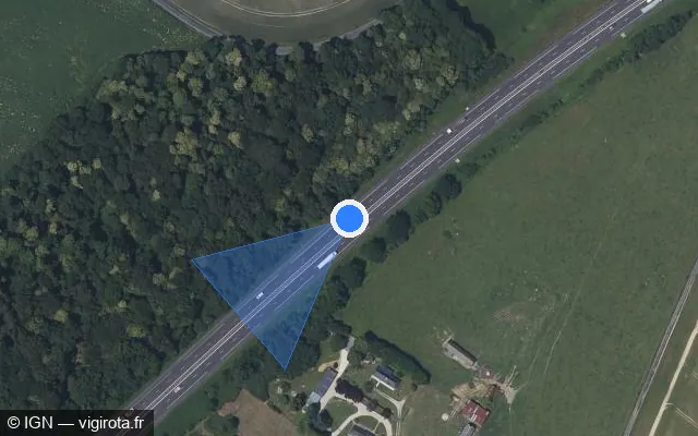 Vue satellite de l'emplacement du radar fixe à Saint-Mards-de-Blacarville sur A 13 / E 46 / Autoroute de Normandie