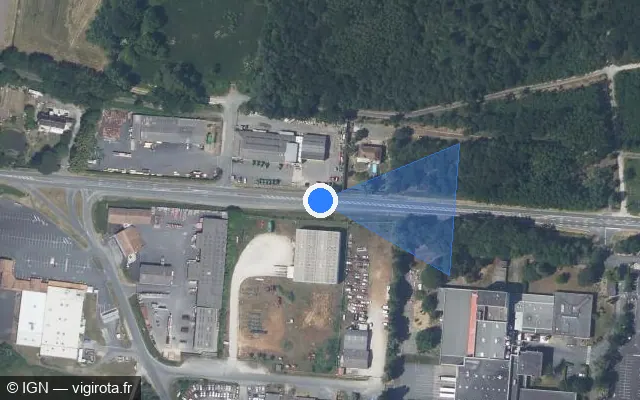 Vue satellite de l'emplacement du radar fixe à Saint-Genest-d'Ambière sur Route de Châtellerault / D 725