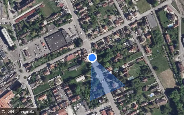 Vue satellite de l'emplacement du radar de feu rouge à Saint-Julien-les-Villas sur Boulevard de Dijon / D 671