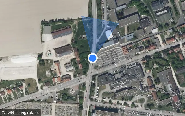 Vue satellite de l'emplacement du radar de feu rouge à Romilly-sur-Seine sur Avenue du Val Thibault / D 206