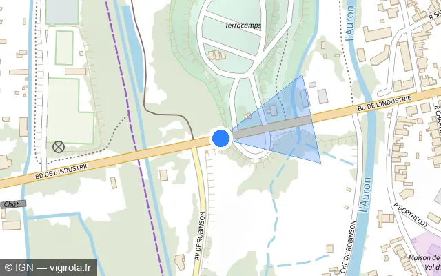 Vue plan de l'emplacement du radar de feu rouge à Bourges sur Boulevard de l'Industrie / D 2076
