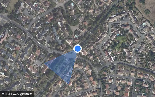 Vue satellite de l'emplacement du radar de feu rouge à Bourges sur Avenue du Val d'Auron