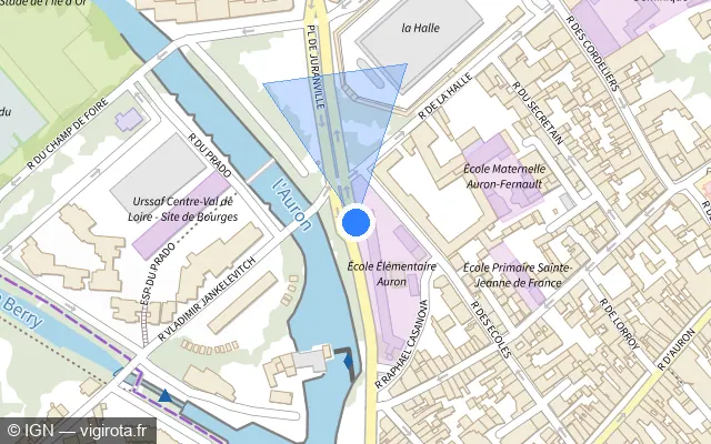 Vue plan de l'emplacement du radar de feu rouge à Bourges sur Place de Juranville