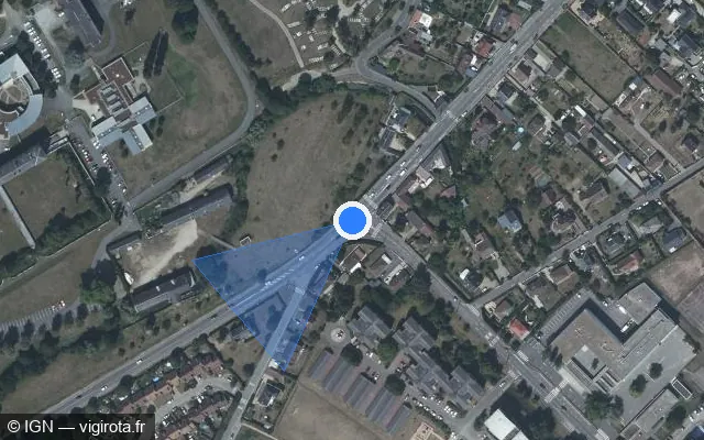Vue satellite de l'emplacement du radar de feu rouge à Évreux sur Rue de Conches / D 830