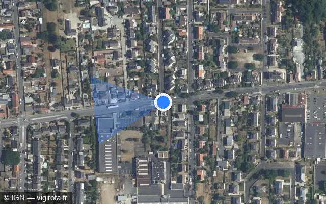 Vue satellite de l'emplacement du radar de feu rouge à Saint-Pierre-des-Corps sur Rue Marcel Cachin