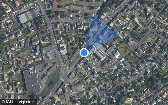 Vue satellite de l'emplacement du radar de feu rouge à Monnaie sur Rue Nationale / D 910