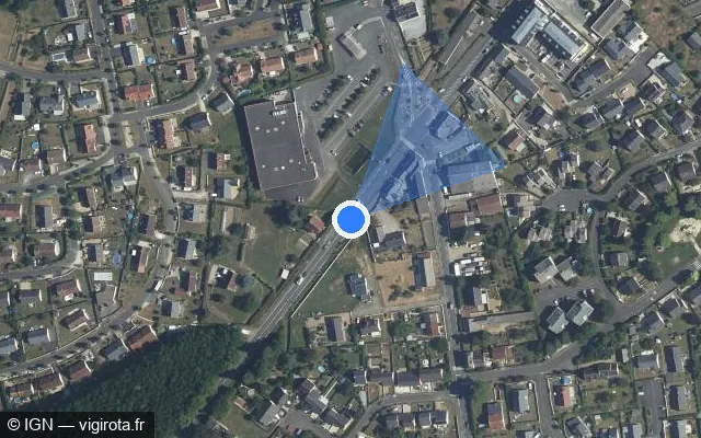 Vue satellite de l'emplacement du radar de feu rouge à Monnaie sur Rue Nationale / D 910