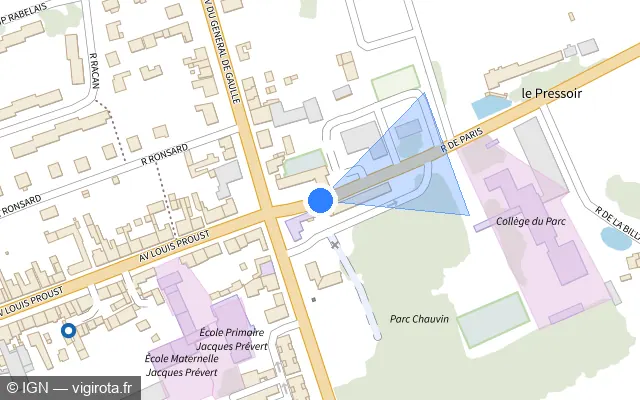 Vue plan de l'emplacement du radar de feu rouge à Neuillé-Pont-Pierre sur Rue de Paris / D 766