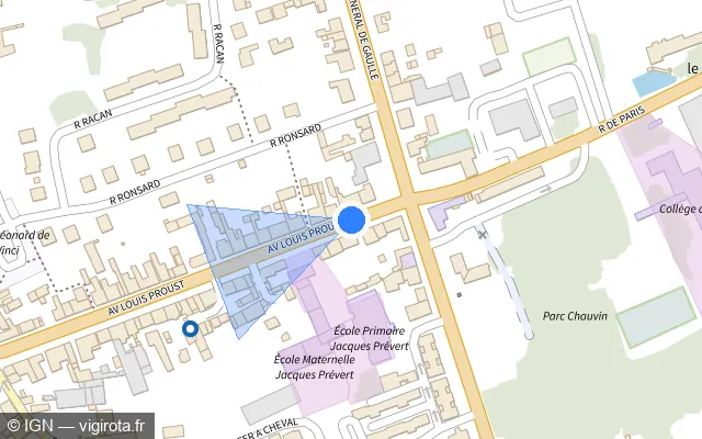 Vue plan de l'emplacement du radar de feu rouge à Neuillé-Pont-Pierre sur Avenue Louis Proust / D 766