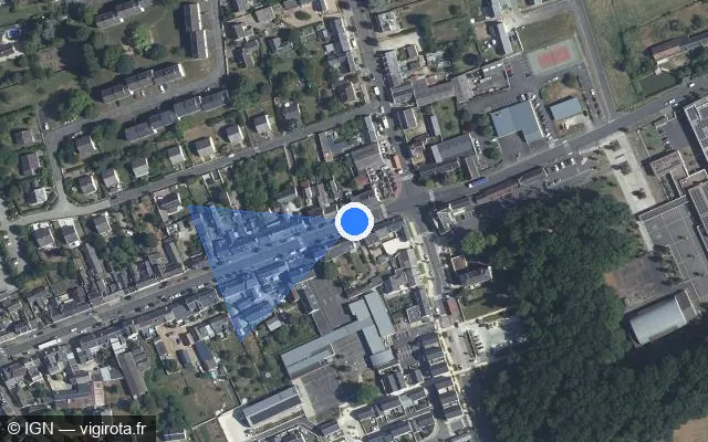 Vue satellite de l'emplacement du radar de feu rouge à Neuillé-Pont-Pierre sur Avenue Louis Proust / D 766
