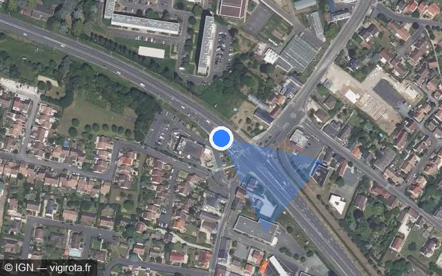 Vue satellite de l'emplacement du radar de feu rouge à Orléans sur Avenue Roger Secrétain
