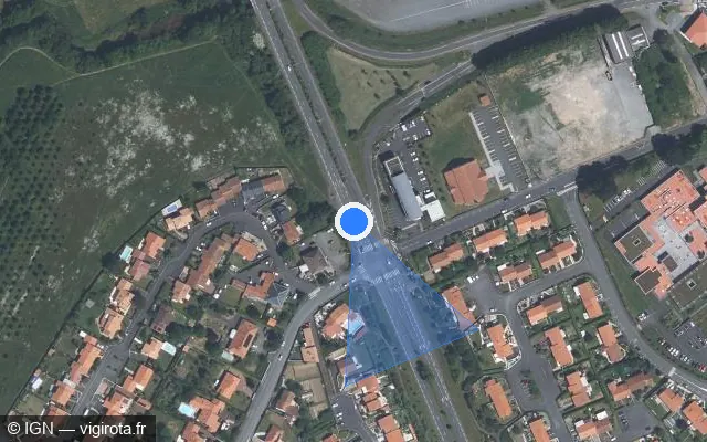 Vue satellite de l'emplacement du radar de feu rouge à Cholet sur Boulevard de la Moinie / D 13
