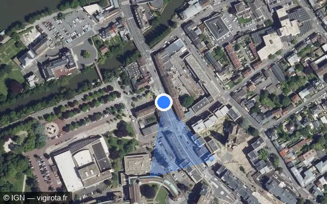 Vue satellite de l'emplacement du radar de feu rouge à Creil sur Rue de la République / D 916