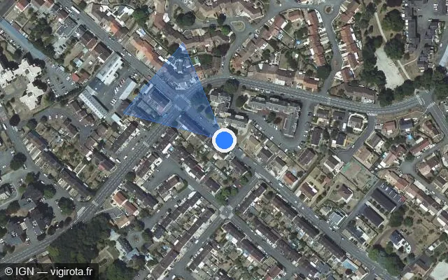 Vue satellite de l'emplacement du radar de feu rouge à Le Mans sur Rue de Ruaudin / D 142
