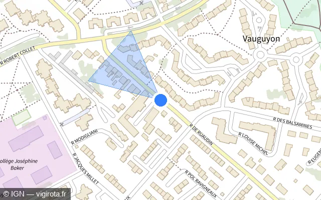 Vue plan de l'emplacement du radar de feu rouge à Le Mans sur Rue de Ruaudin / D 142