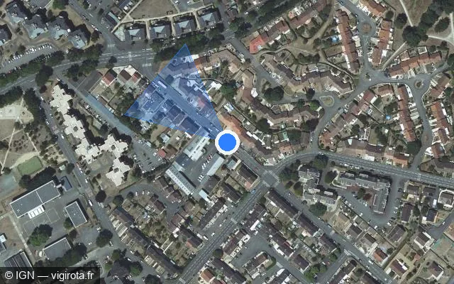 Vue satellite de l'emplacement du radar de feu rouge à Le Mans sur Rue de Ruaudin / D 142