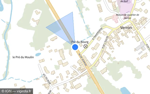 Vue plan de l'emplacement du radar de feu rouge à Villaines-sous-Malicorne sur Avenue de Verron / D 306