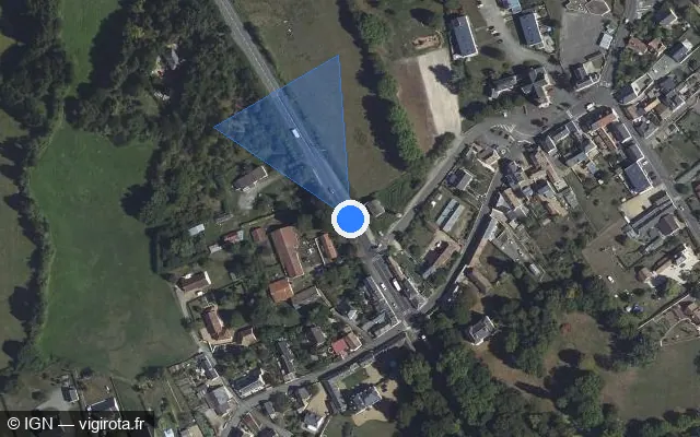Vue satellite de l'emplacement du radar de feu rouge à Villaines-sous-Malicorne sur Avenue de Verron / D 306