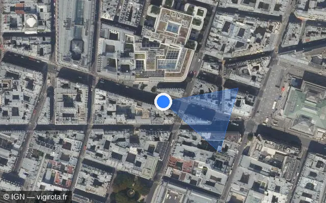 Vue satellite de l'emplacement du radar de feu rouge à Paris sur Rue du Quatre Septembre