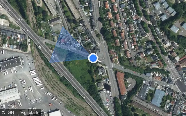 Vue satellite de l'emplacement du radar de feu rouge à Déville-lès-Rouen sur Rue de Bapeaume