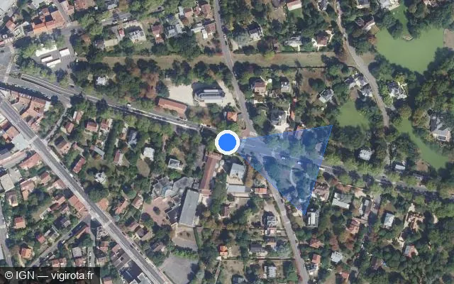 Vue satellite de l'emplacement du radar de feu rouge à Le Vésinet sur Boulevard Carnot / D 186