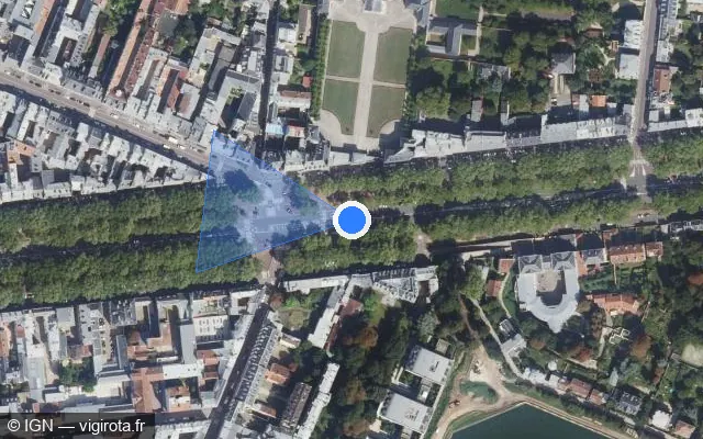 Vue satellite de l'emplacement du radar de feu rouge à Versailles sur Avenue de Saint-Cloud / D 185