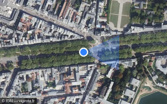 Vue satellite de l'emplacement du radar de feu rouge à Versailles sur Avenue de Saint-Cloud / D 185