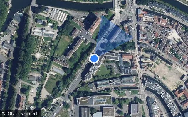 Vue satellite de l'emplacement du radar de feu rouge à Amiens sur Rue des Déportés