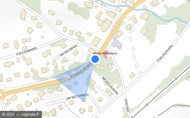 Vue plan de l'emplacement du radar de feu rouge à Argiésans sur Rue Charles de Gaulle / D 83
