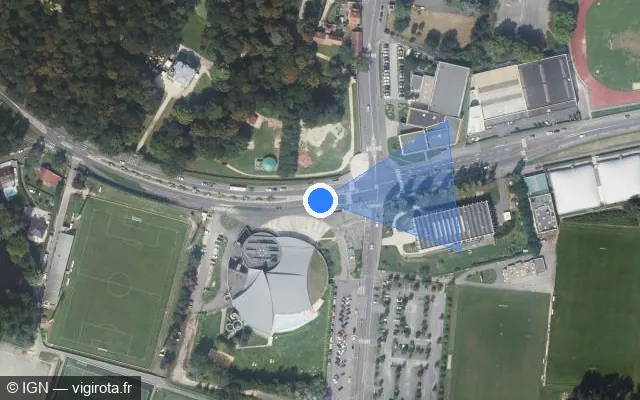 Vue satellite de l'emplacement du radar de feu rouge à Sainte-Geneviève-des-Bois sur Avenue Jacques Duclos / D 296
