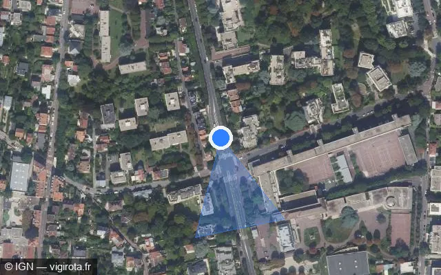 Vue satellite de l'emplacement du radar de feu rouge à Saint-Cloud sur Boulevard de la République / D 985