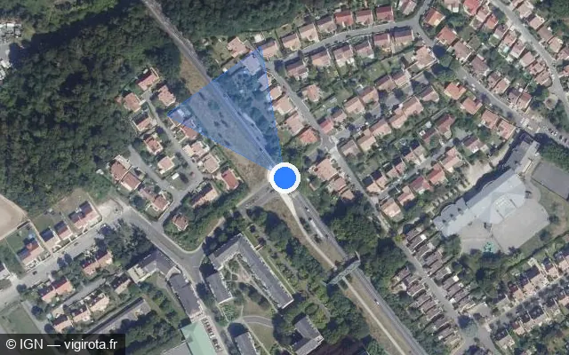 Vue satellite de l'emplacement du radar de feu rouge à Jouy-le-Moutier sur Boulevard de l'Oise