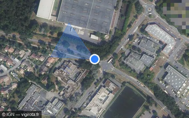 Vue satellite de l'emplacement du radar de feu rouge à Éragny-sur-Oise sur Boulevard Charles de Gaulle
