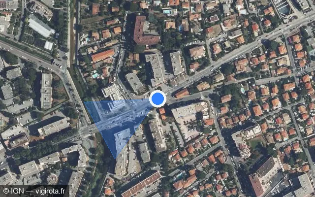 Vue satellite de l'emplacement du radar de feu rouge à Cagnes-sur-Mer sur Avenue de Nice / M 6007