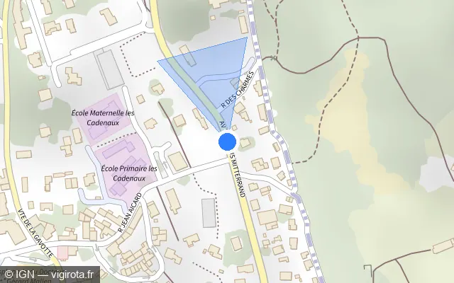 Vue plan de l'emplacement du radar de feu rouge à Les Pennes-Mirabeau sur Avenue François Mitterrand / D 113