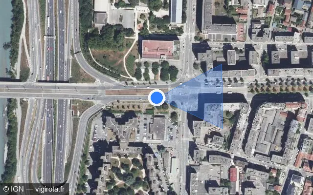 Vue satellite de l'emplacement du radar de feu rouge à Grenoble sur Boulevard Joseph Vallier / D 1532