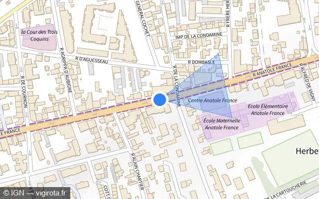 Vue plan de l'emplacement du radar de feu rouge à Clermont-Ferrand sur Rue Anatole France