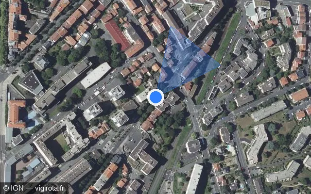 Vue satellite de l'emplacement du radar de feu rouge à Clermont-Ferrand sur Boulevard Côte-Blatin