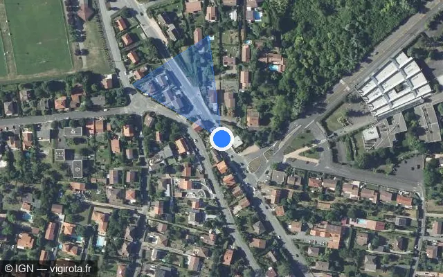 Vue satellite de l'emplacement du radar de feu rouge à Mozac sur Avenue de Châtel-Guyon