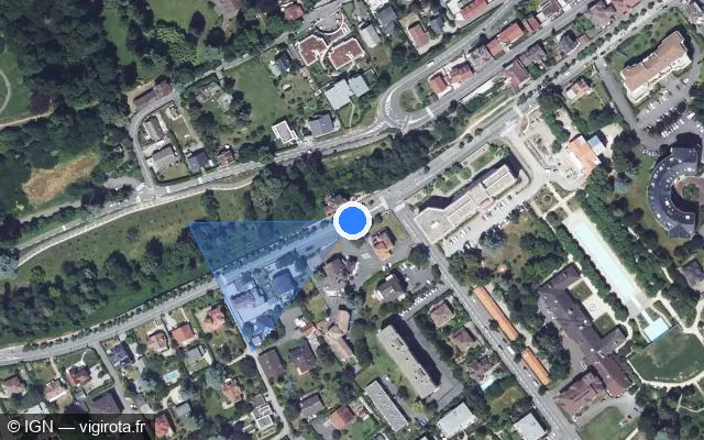 Vue satellite de l'emplacement du radar de feu rouge à Thonon-les-Bains sur Boulevard de la Corniche